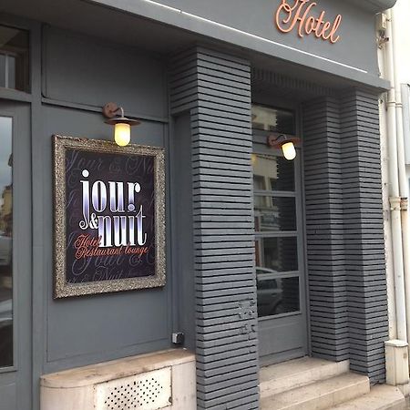 Hotel Jour & Nuit Le Creusot Exterior foto